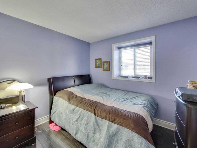 54 - 105 Hansen Rd N, Townhouse with 3 bedrooms, 2 bathrooms and 1 parking in Brampton ON | Image 11