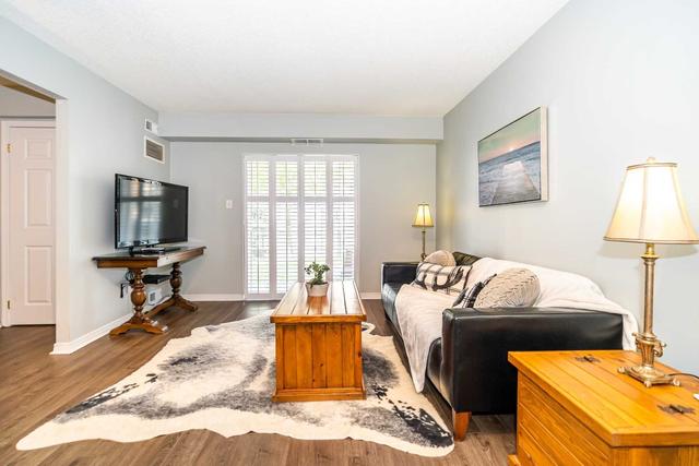 98 Aspen Springs Dr, Condo with 1 bedrooms, 1 bathrooms and 2 parking in Clarington ON | Image 18