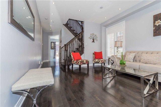 5483 Bellaggio Cres, House semidetached with 4 bedrooms, 4 bathrooms and 3 parking in Mississauga ON | Image 3