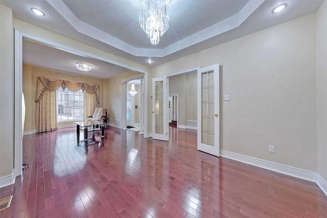 18 Roberson Dr, House detached with 5 bedrooms, 7 bathrooms and 6 parking in Ajax ON | Image 37