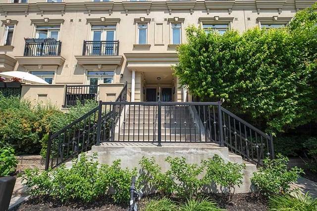 th12 - 80 Carr St, Townhouse with 2 bedrooms, 2 bathrooms and 1 parking in Toronto ON | Image 1