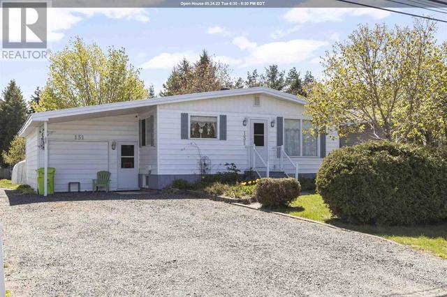 131 Gibbs St, House detached with 2 bedrooms, 2 bathrooms and null parking in Sault Ste. Marie ON | Card Image