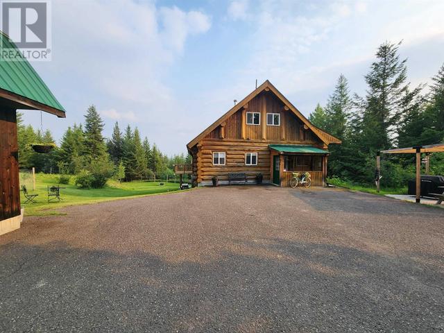 7836 Bell Road, House detached with 3 bedrooms, 2 bathrooms and null parking in Cariboo L BC | Image 1