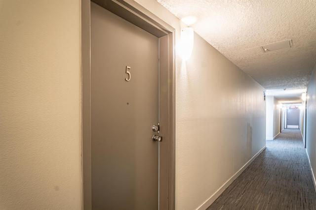 5 - 616 24 Avenue Sw, Condo with 2 bedrooms, 1 bathrooms and 1 parking in Calgary AB | Image 1