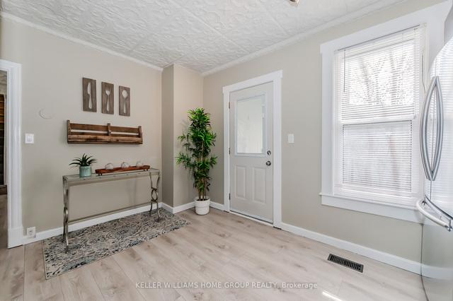 1110 Queenston Rd, House semidetached with 2 bedrooms, 1 bathrooms and 2 parking in Cambridge ON | Image 10