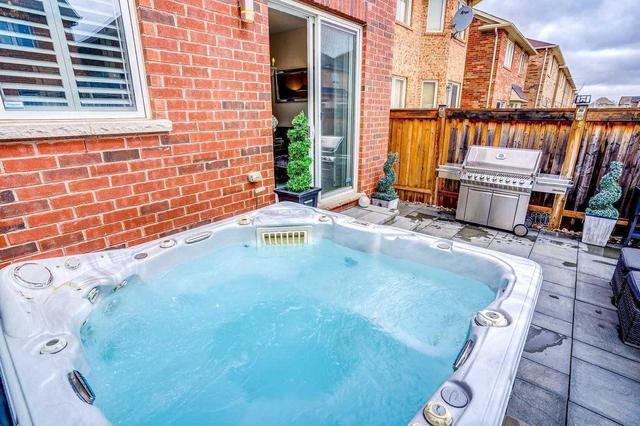 33 Lesabre Cres, House semidetached with 3 bedrooms, 3 bathrooms and 4 parking in Brampton ON | Image 28