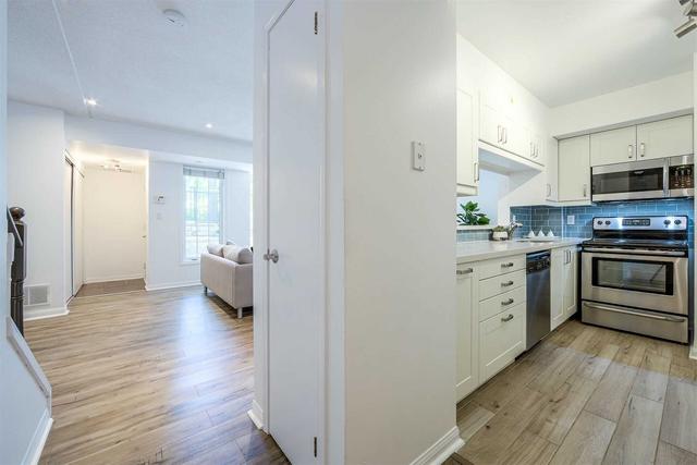 1135 - 5 Everson Dr, Townhouse with 2 bedrooms, 2 bathrooms and 1 parking in Toronto ON | Image 6