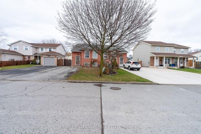 5775 Hemlock St, House semidetached with 3 bedrooms, 2 bathrooms and 5 parking in Niagara Falls ON | Image 28