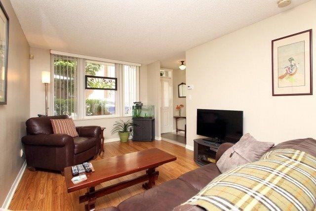 304 Grandview Way, Townhouse with 1 bedrooms, 2 bathrooms and 1 parking in Toronto ON | Image 3