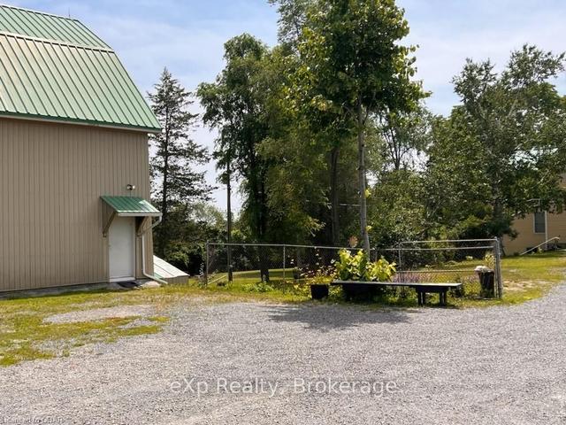 15029 Loyalist Pkwy, House attached with 1 bedrooms, 1 bathrooms and 2 parking in Prince Edward County ON | Image 2