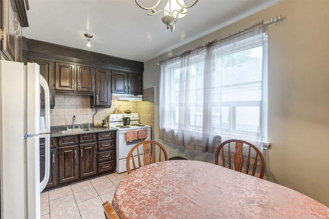 67 Overture Rd, House semidetached with 3 bedrooms, 2 bathrooms and 5 parking in Toronto ON | Image 7