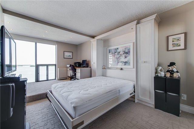 1827 - 33 Harbour Square, Condo with 2 bedrooms, 3 bathrooms and 1 parking in Toronto ON | Image 16