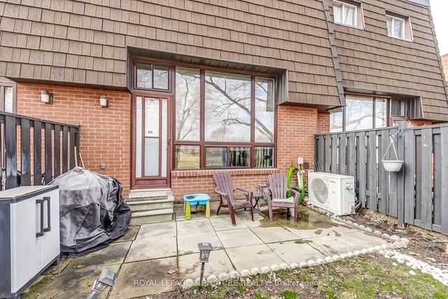 80 Darras Crt, Townhouse with 4 bedrooms, 2 bathrooms and 2 parking in Brampton ON | Image 25