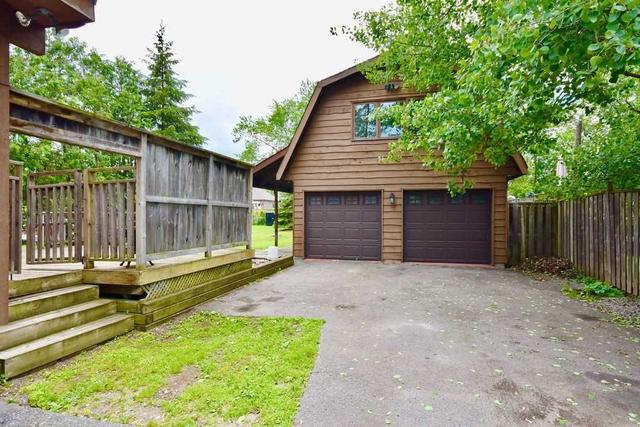 3278 Cove Ave, House detached with 2 bedrooms, 2 bathrooms and 8 parking in Innisfil ON | Image 3