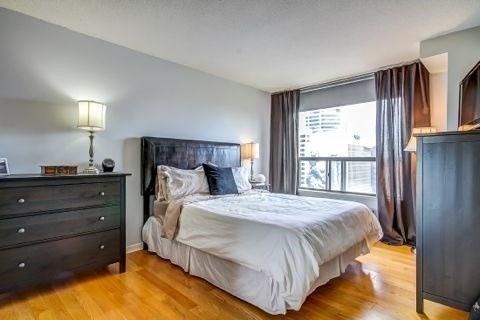 1104 - 47 St Clair Ave W, Condo with 2 bedrooms, 2 bathrooms and 1 parking in Toronto ON | Image 15