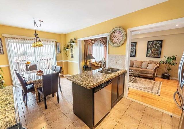 362 Ravineview Dr, House detached with 3 bedrooms, 4 bathrooms and 2 parking in Vaughan ON | Image 7
