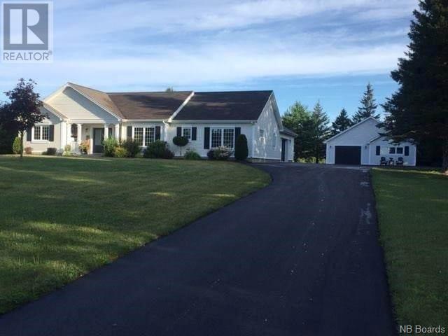 3294 Route 180, House detached with 3 bedrooms, 2 bathrooms and null parking in Bathurst NB | Image 4