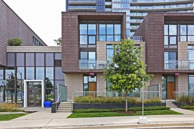 Th05 - 131 Mcmahon Dr, Townhouse with 3 bedrooms, 4 bathrooms and 2 parking in Toronto ON | Image 1