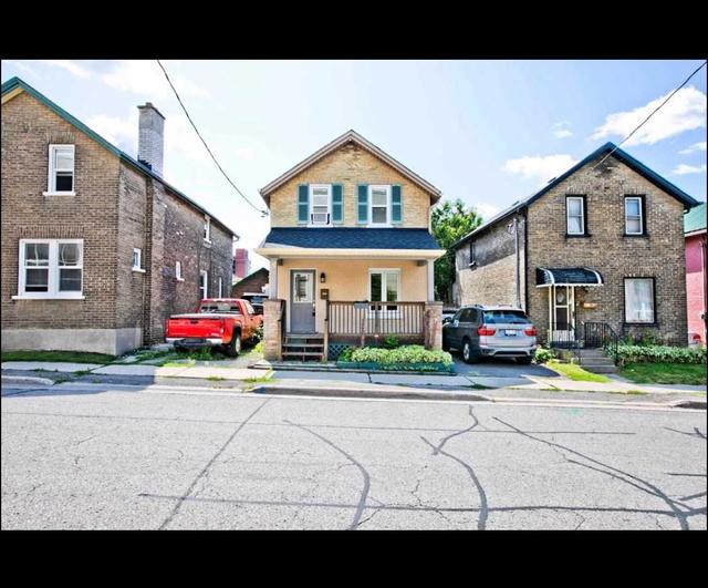 97 Richmond St W, House detached with 2 bedrooms, 2 bathrooms and 2 parking in Oshawa ON | Card Image