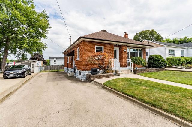 223 Erindale Ave, House detached with 4 bedrooms, 2 bathrooms and 3 parking in Hamilton ON | Image 12