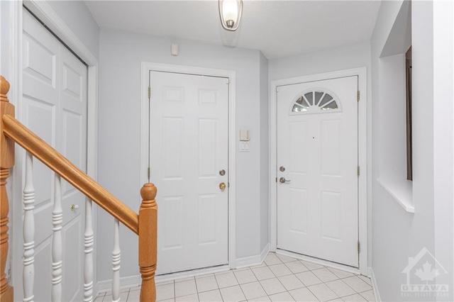 79 Grenadier Way, Townhouse with 3 bedrooms, 3 bathrooms and 3 parking in Ottawa ON | Image 2