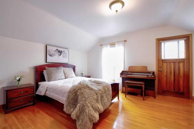157 Hallam St, House detached with 3 bedrooms, 2 bathrooms and 9 parking in Toronto ON | Image 16