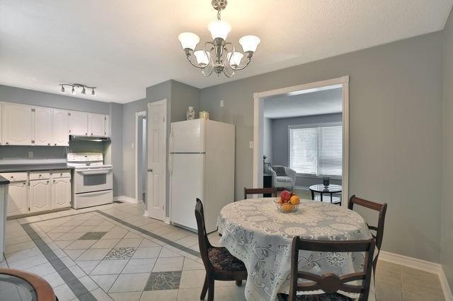 2417 Mount Forest Dr, House semidetached with 4 bedrooms, 2 bathrooms and 3 parking in Burlington ON | Image 6