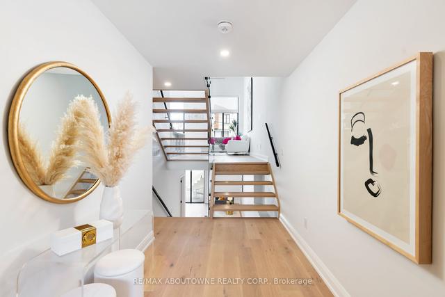 103 Tenth St S, House detached with 4 bedrooms, 5 bathrooms and 2 parking in Toronto ON | Image 12