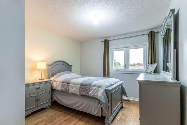 475 Bramalea Rd, Townhouse with 3 bedrooms, 1 bathrooms and 2 parking in Brampton ON | Image 11