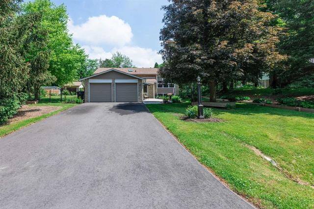 9 Pineridge Dr, House detached with 3 bedrooms, 2 bathrooms and 6 parking in Caledon ON | Image 1