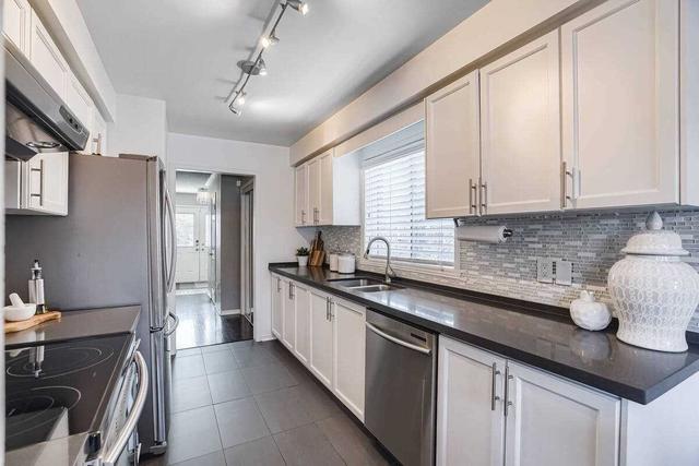 14 Ironhorse Cres, House semidetached with 3 bedrooms, 3 bathrooms and 3 parking in Caledon ON | Image 7