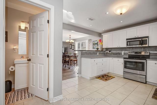 736 Victoria Cres, House detached with 3 bedrooms, 3 bathrooms and 4 parking in Kingston ON | Image 15