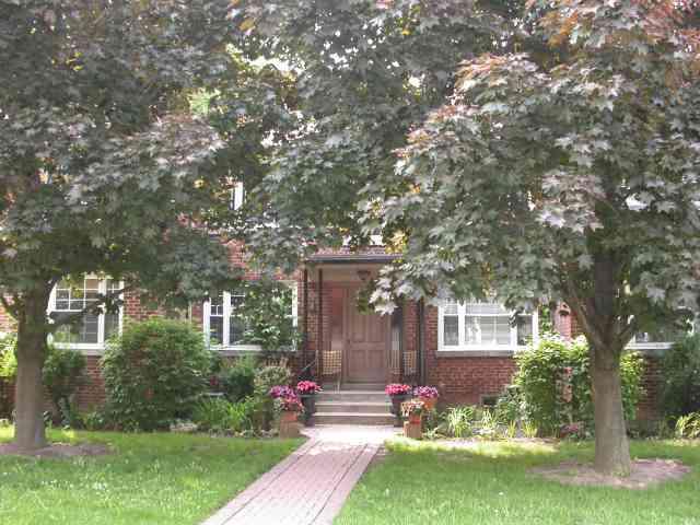 1 - 3 Warwick Ave, Condo with 3 bedrooms, 1 bathrooms and 1 parking in Toronto ON | Image 1