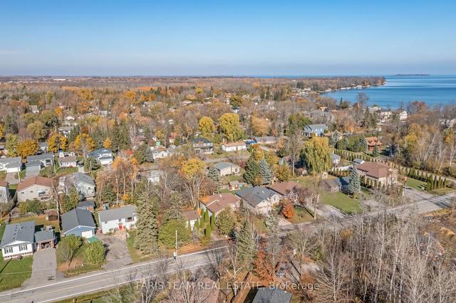 1060 Belle Aire Beach Rd, House detached with 3 bedrooms, 3 bathrooms and 6 parking in Innisfil ON | Image 20