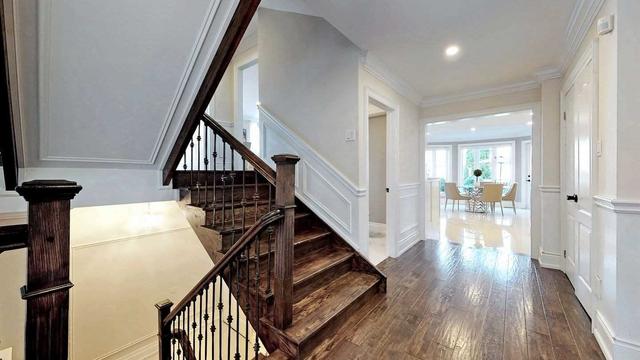 39 Scott Dr, House detached with 4 bedrooms, 5 bathrooms and 8 parking in Richmond Hill ON | Image 7