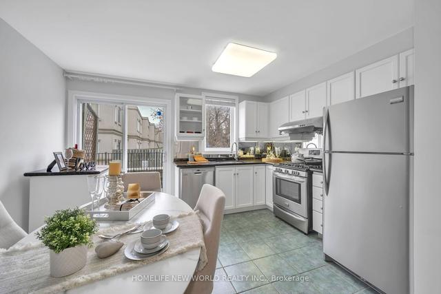 66f Finch Ave W, Townhouse with 3 bedrooms, 3 bathrooms and 2 parking in Toronto ON | Image 35