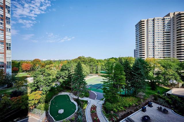 605 - 3 Concorde Pl, Condo with 2 bedrooms, 3 bathrooms and 1 parking in Toronto ON | Image 33