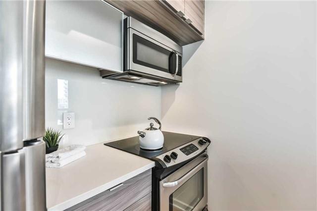 405 - 62 Forest Manor Rd, Condo with 2 bedrooms, 1 bathrooms and 1 parking in Toronto ON | Image 4