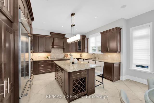 128 Orleans Circ, House detached with 4 bedrooms, 5 bathrooms and 10 parking in Vaughan ON | Image 39