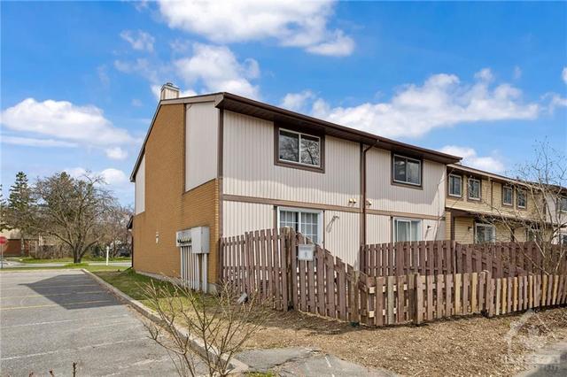 5 - 101 Castlefrank Road, Townhouse with 3 bedrooms, 3 bathrooms and 3 parking in Ottawa ON | Image 25