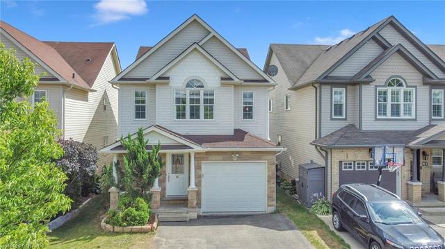 83 Red Clover Crescent, House detached with 3 bedrooms, 1 bathrooms and 5 parking in Kitchener ON | Image 1