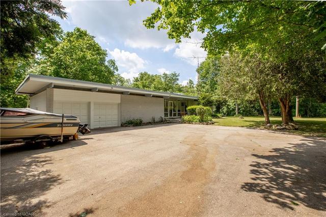 821 Stone Rd E Road E, House detached with 4 bedrooms, 2 bathrooms and 8 parking in Guelph ON | Image 13