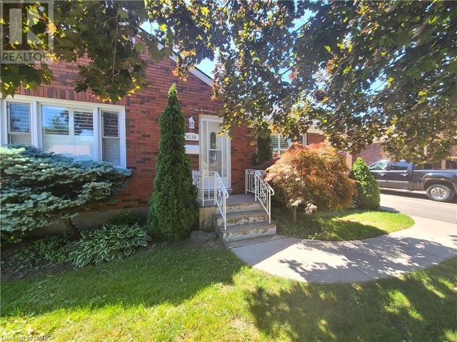 6116 Burdette Drive, House detached with 3 bedrooms, 2 bathrooms and 3 parking in Niagara Falls ON | Card Image