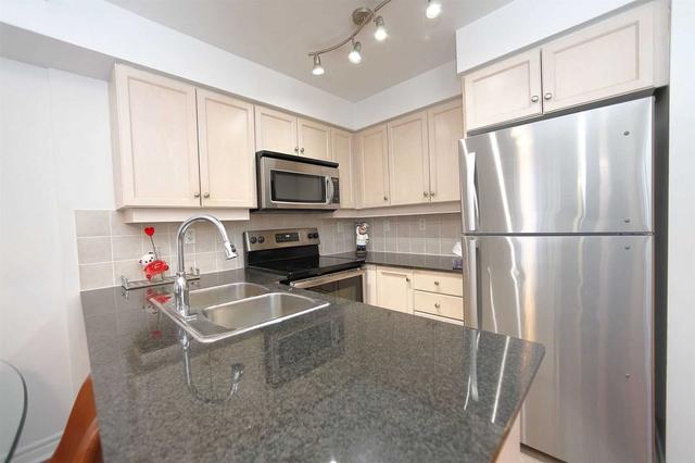 504 - 19 Barberry Pl, Condo with 1 bedrooms, 1 bathrooms and 1 parking in Toronto ON | Image 3