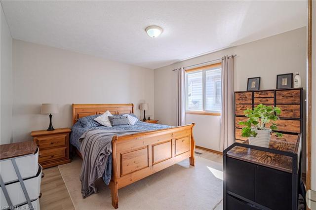 70 Daugaard Avenue, House detached with 3 bedrooms, 2 bathrooms and 4 parking in Brant ON | Image 13
