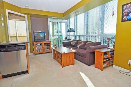 1014 - 17 Barberry Pl, Condo with 1 bedrooms, 1 bathrooms and 1 parking in Toronto ON | Image 3