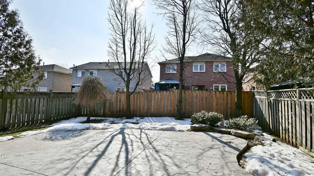 1005 Honeywood Cres, House detached with 4 bedrooms, 3 bathrooms and 6 parking in Pickering ON | Image 22