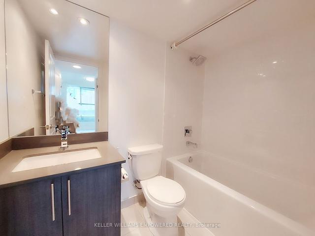 909 - 400 Adelaide St E, Condo with 1 bedrooms, 2 bathrooms and 0 parking in Toronto ON | Image 3