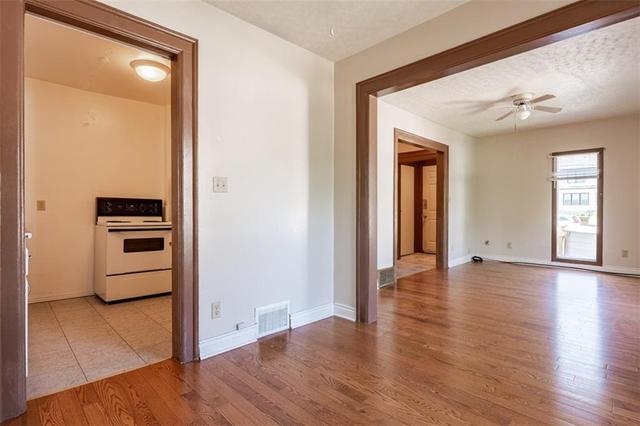 4140 Chippawa Parkway W, House semidetached with 2 bedrooms, 1 bathrooms and 3 parking in Niagara Falls ON | Image 9
