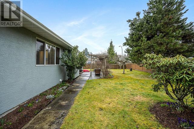 1746 Valley View Dr, House detached with 3 bedrooms, 2 bathrooms and 4 parking in Courtenay BC | Image 39